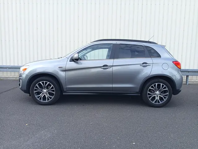 Grafitowe Mitsubishi ASX, sprzedany, widok z boku